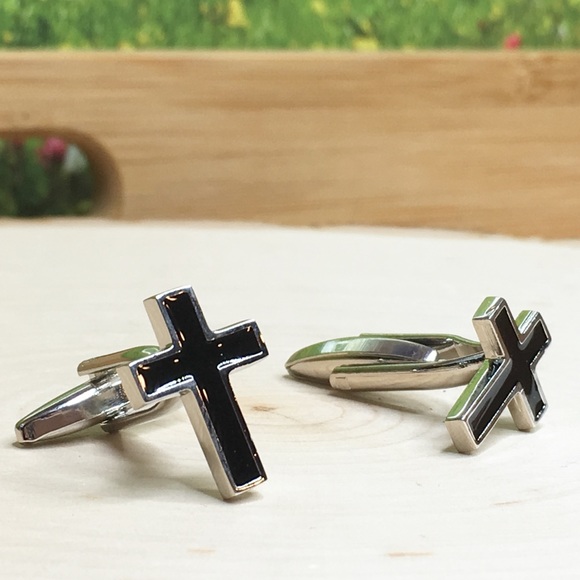Silver And Black Enamel Religious Cross Cufflinks - Picture 8 of 8
